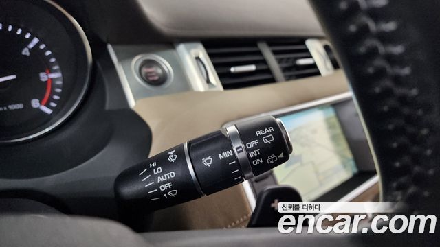 Land Rover Range Rover Evoque 2.2 SD4 Pure 2015 — фото 15