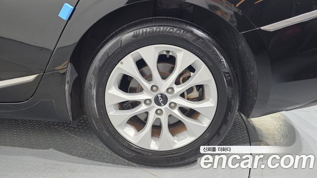 Kia K8 2.5 Gasoline 2WD Noblesse Light 2022 — фото 21