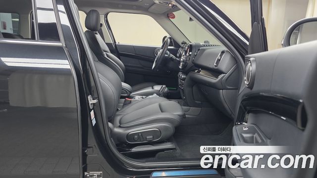 MINI Cooper Countryman Classic Plus Launch Pack 2nd Gen 2023 — фото 26