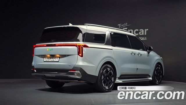 Kia Carnival (IV) HEV 9seater Signature 2024 — фото 2