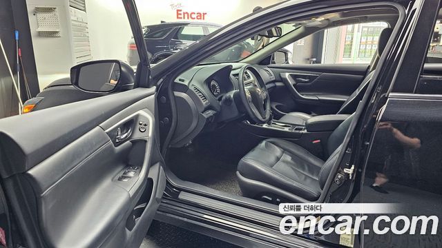 Nissan Altima 2.5 Tech L33 2017 — фото 10