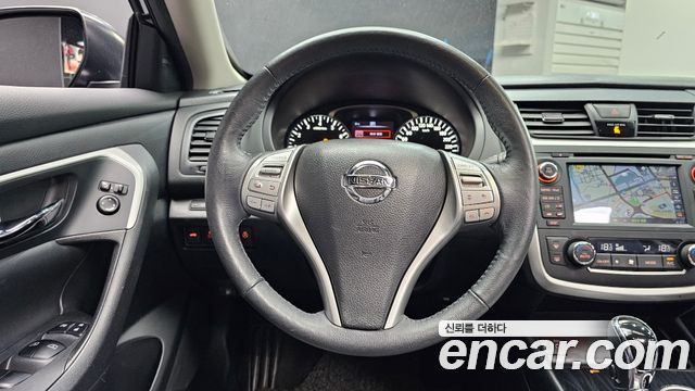 Nissan Altima 2.5 Tech L33 2017 — фото 13