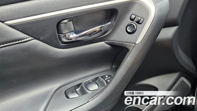 Nissan Altima 2.5 Tech L33 2017 — фото 16