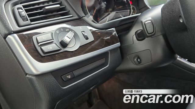 BMW 5 Series (F10) 520d 2013 — фото 22