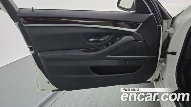 BMW 5 Series (F10) 520d 2013 — фото 30