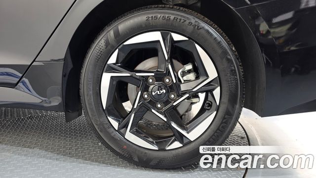 Kia K5 (III) 2.0 Prestige 2024 — фото 21
