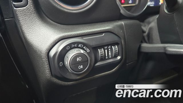 Jeep Wrangler (JL) 2.0 Overland 4Door 2019 — фото 17