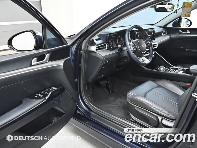 Kia K5 (III) 2.0 Trendy 2023 — фото 15