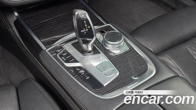 BMW 7 Series (G11) 740Li xDrive M Sport Package 2017 — фото 9