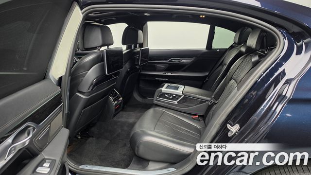 BMW 7 Series (G11) 740Li xDrive M Sport Package 2017 — фото 11