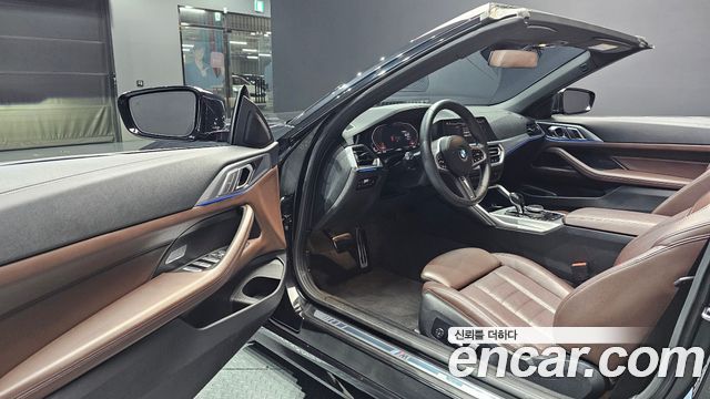 BMW 4 Series (G22) 420i M Sport Convertible 2023 — фото 10