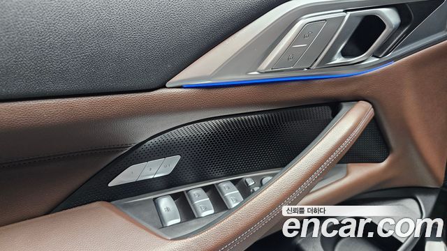 BMW 4 Series (G22) 420i M Sport Convertible 2023 — фото 21