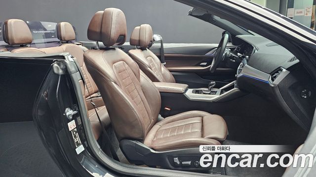 BMW 4 Series (G22) 420i M Sport Convertible 2023 — фото 32