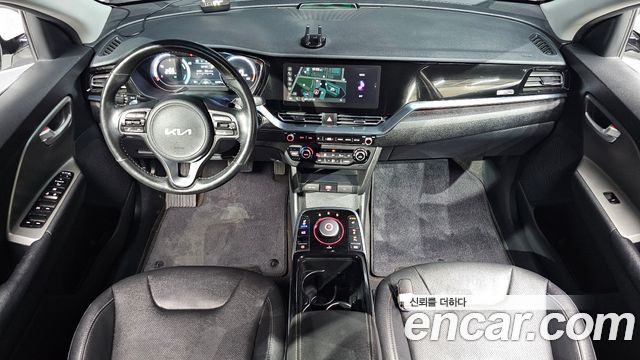 Kia Niro Plus Air 2023 — фото 7