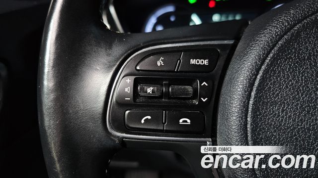 Kia Niro Plus Air 2023 — фото 13