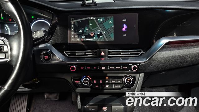Kia Niro Plus Air 2023 — фото 14