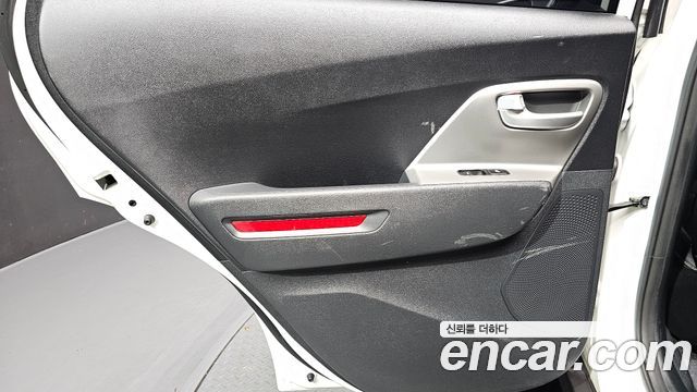 Kia Niro Plus Air 2023 — фото 25