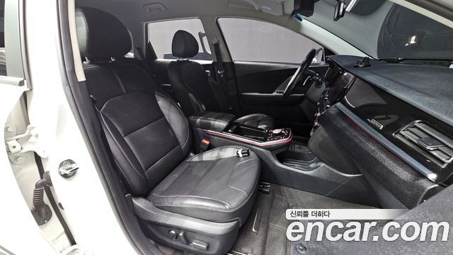 Kia Niro Plus Air 2023 — фото 26