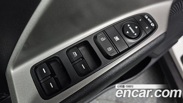 Kia Niro Plus Air 2023 — фото 27