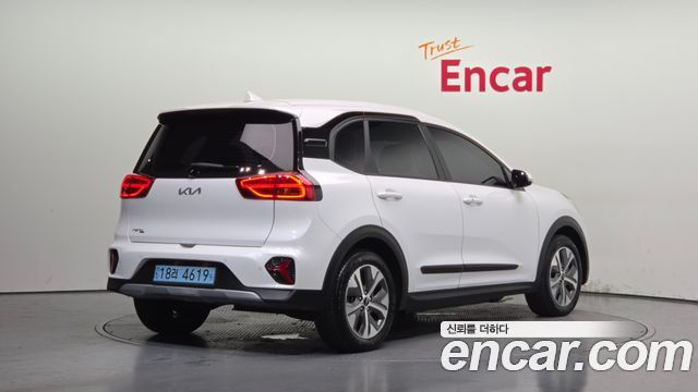Kia Niro Plus Earth 2023 — фото 2