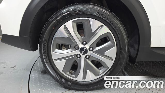 Kia Niro Plus Earth 2023 — фото 5