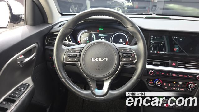 Kia Niro Plus Earth 2023 — фото 13