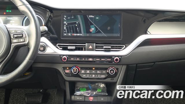 Kia Niro Plus Earth 2023 — фото 14