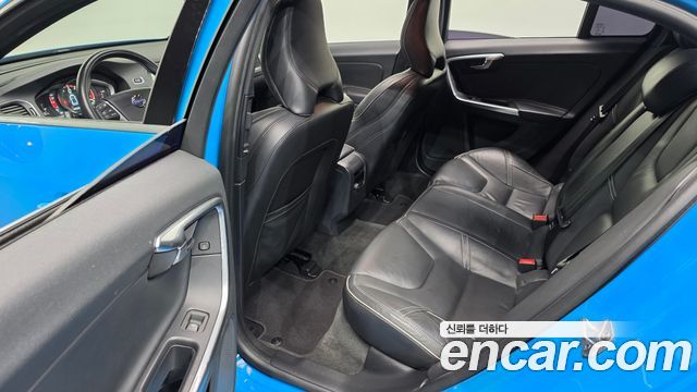 Volvo S60 T5 R-Design 2nd 2015 — фото 12
