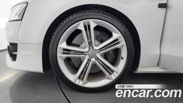 Audi S8 4.0 TFSI quattro D4 2015 — фото 5