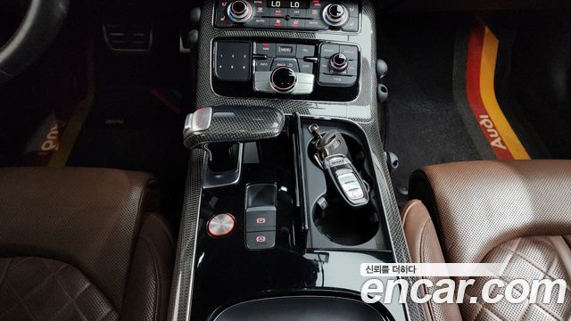 Audi S8 4.0 TFSI quattro D4 2015 — фото 9