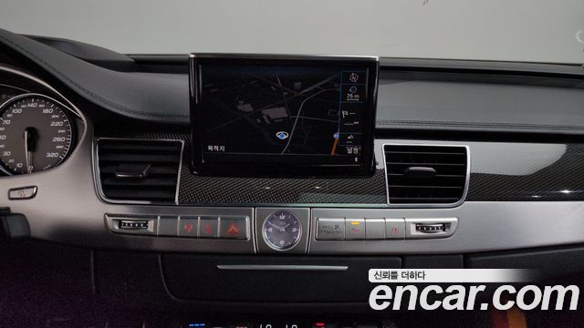 Audi S8 4.0 TFSI quattro D4 2015 — фото 13