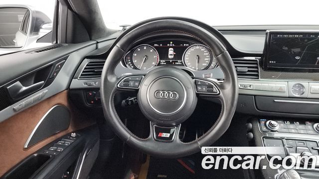 Audi S8 4.0 TFSI quattro D4 2015 — фото 14