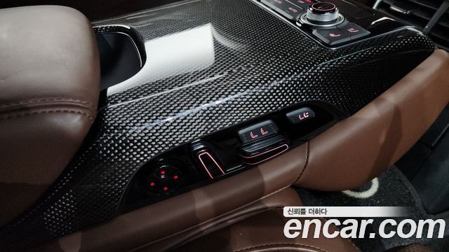 Audi S8 4.0 TFSI quattro D4 2015 — фото 18