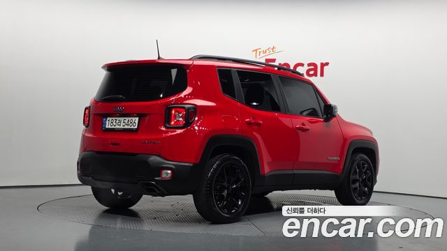 Jeep Renegade 1.3 Limited 2022 — фото 2