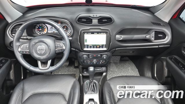 Jeep Renegade 1.3 Limited 2022 — фото 7
