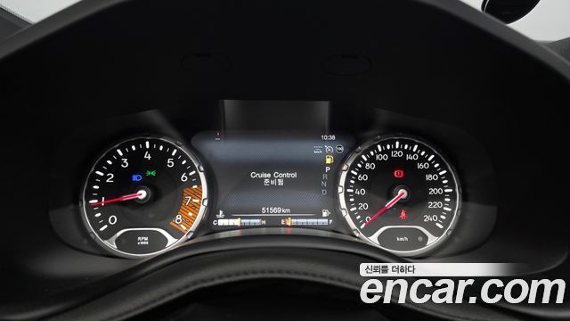 Jeep Renegade 1.3 Limited 2022 — фото 8