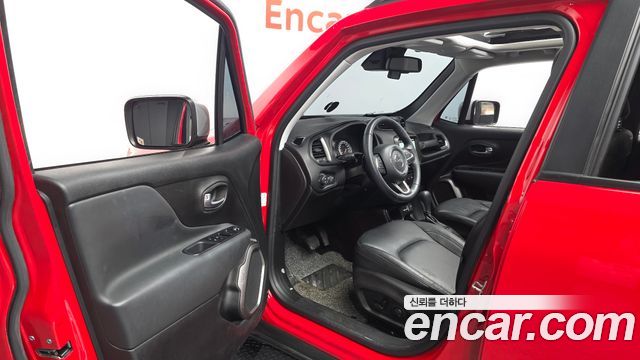Jeep Renegade 1.3 Limited 2022 — фото 10