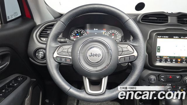 Jeep Renegade 1.3 Limited 2022 — фото 13