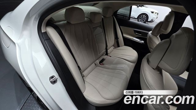 Mercedes-Benz E-Class (W214) E200 Avantgarde 2024 — фото 26