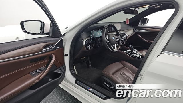 BMW 5 Series (G30) 520d xDrive M Sport Package Plus 2018 — фото 10