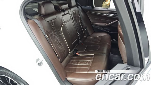 BMW 5 Series (G30) 520d xDrive M Sport Package Plus 2018 — фото 17