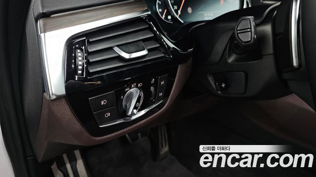 BMW 5 Series (G30) 520d xDrive M Sport Package Plus 2018 — фото 19