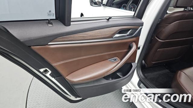 BMW 5 Series (G30) 520d xDrive M Sport Package Plus 2018 — фото 25
