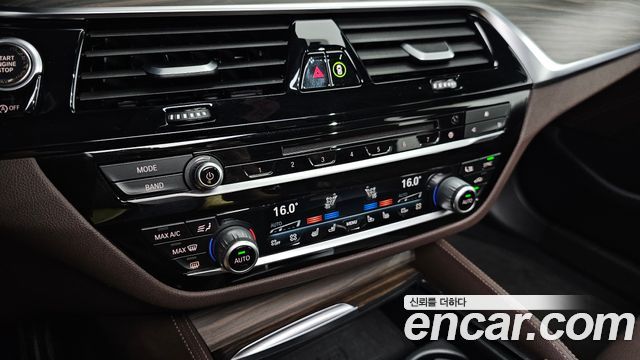BMW 5 Series (G30) 520d xDrive M Sport Package Plus 2018 — фото 31