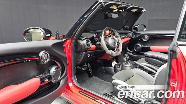 MINI Cooper S Convertible JCW 3rd 2020 — фото 10