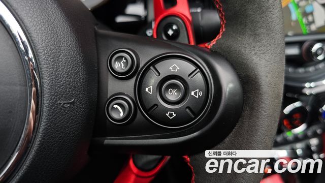 MINI Cooper S Convertible JCW 3rd 2020 — фото 13