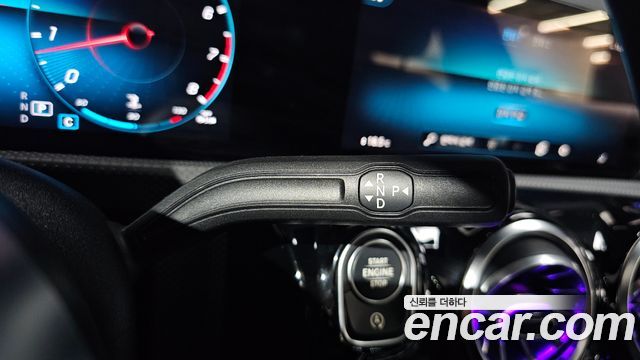 Mercedes-Benz A-Class (W177) AMG A35 4MATIC Sedan 2023 — фото 9