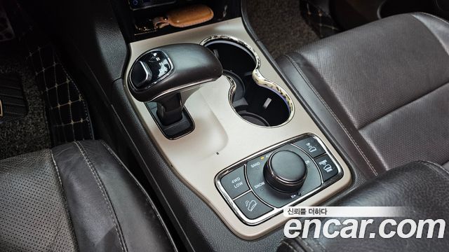 Jeep Grand Cherokee 3.0 Diesel Overland Summit WK2 2014 — фото 9