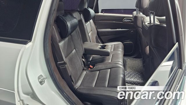 Jeep Grand Cherokee 3.0 Diesel Overland Summit WK2 2014 — фото 11