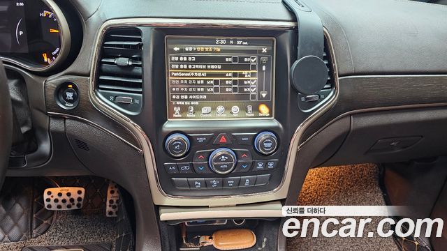 Jeep Grand Cherokee 3.0 Diesel Overland Summit WK2 2014 — фото 13